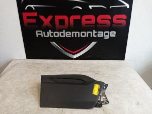 Used Armrest cover cap right Peugeot 5008 II (M4/MC/MJ/MR) Price € 25,00 Margin scheme offered by Express Autodemontage