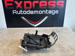 Used Battery box Volkswagen Up! (121) 1.0 12V 60 Price € 15,00 Margin scheme offered by Express Autodemontage
