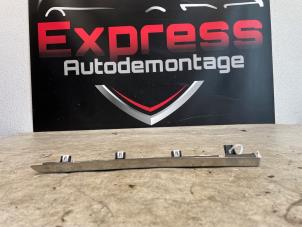 Usados Embellecedore para tablero de instrumentos Peugeot 3008 II (M4/MC/MJ/MR) Precio € 30,25 IVA incluido ofrecido por Express Autodemontage