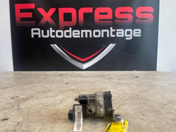Begagnade Bränsletrycksregulator Volkswagen Polo VI (AW1) 1.0 TGI 12V Pris € 120,00 Marginaltabell erbjuds av Express Autodemontage