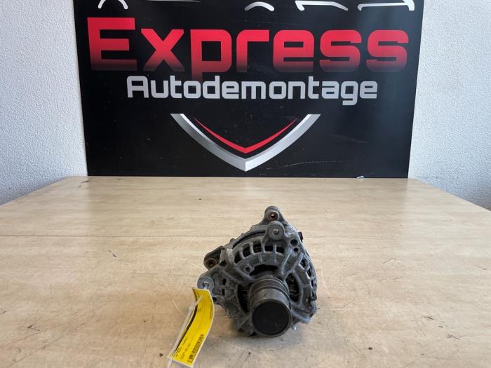 Begagnade Dynamo Volkswagen Golf VIII Variant (GC5) 1.0 TSI 12V Pris € 70,00 Marginaltabell erbjuds av Express Autodemontage