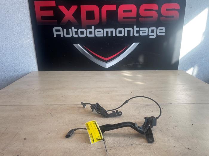 Begagnade ABS-sensor Mercedes C Estate (S206) C-200 1.5 EQ Boost Pris € 50,00 Marginaltabell erbjuds av Express Autodemontage