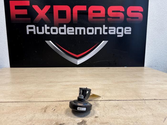 Begagnade Vibrationsdämpare Mercedes C Estate (S206) C-200 1.5 EQ Boost Pris € 40,00 Marginaltabell erbjuds av Express Autodemontage