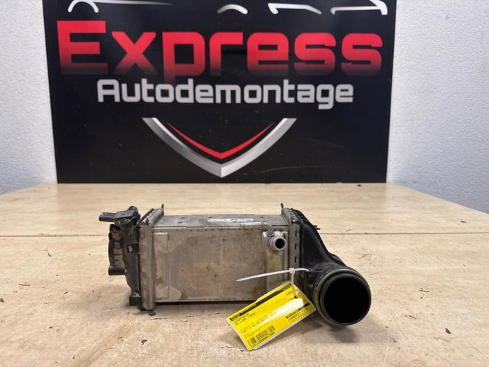 Usagé Echangeur air (Intercooler) Volkswagen T-Roc I 1.0 TSI 12V Prix € 89,00 Règlement à la marge proposé par Express Autodemontage