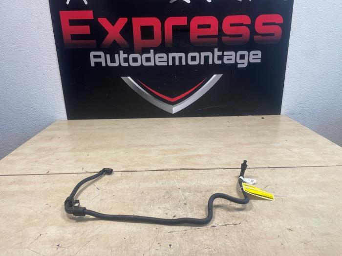 Usagé Conduit de carburant Skoda Octavia Combi (NXAC) 1.0 TSI 12V Prix € 35,00 Règlement à la marge proposé par Express Autodemontage