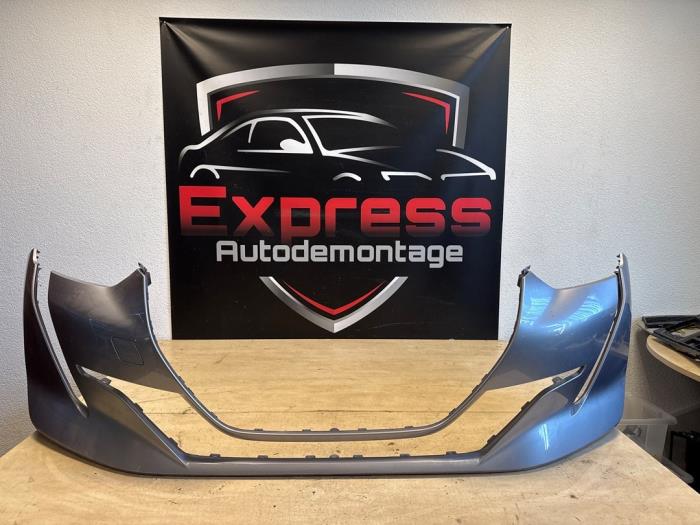 Używane Zderzak przedni Peugeot 208 II (UB/UH/UP) 1.2 Vti 12V 82 Cena € 150,00 Procedura marży oferowane przez Express Autodemontage