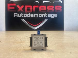 Begagnade Antenn Peugeot 208 II (UB/UH/UP) 1.2 Vti 12V PureTech 100 Pris € 19,00 Marginaltabell erbjuds av Express Autodemontage