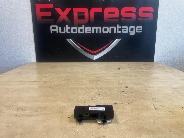 Begagnade Bluetooth-modul Peugeot 208 II (UB/UH/UP) 1.2 Vti 12V PureTech 100 Pris € 50,00 Marginaltabell erbjuds av Express Autodemontage