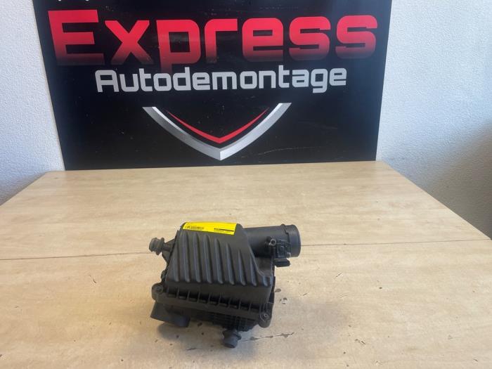 Begagnade Luftfilter Opel Karl 1.0 12V Pris € 15,00 Marginaltabell erbjuds av Express Autodemontage