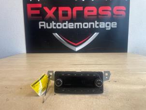 Begagnade Radio Opel Karl 1.0 12V Pris € 120,00 Marginaltabell erbjuds av Express Autodemontage