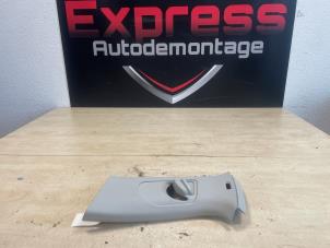 Begagnade Stripe, mitten vänster Volkswagen Golf VII (AUA) 2.0 TDI 150 16V Pris € 14,00 Marginaltabell erbjuds av Express Autodemontage