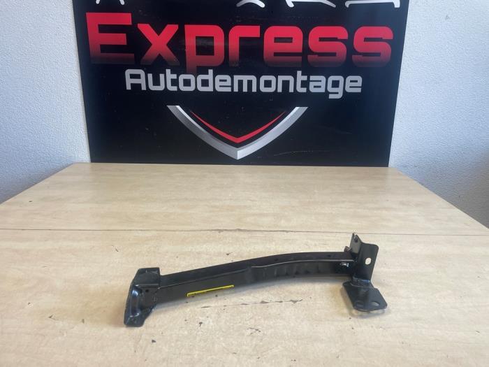 Begagnade Framdelsstöd Peugeot 208 II (UB/UH/UP) 1.2 Vti 12V PureTech 100 Pris € 30,00 Marginaltabell erbjuds av Express Autodemontage