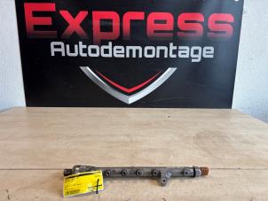 Einspritzdüse (Einspritzer) van een Audi A1 Sportback (8XA/8XF) 1.6 TDI 16V 2013