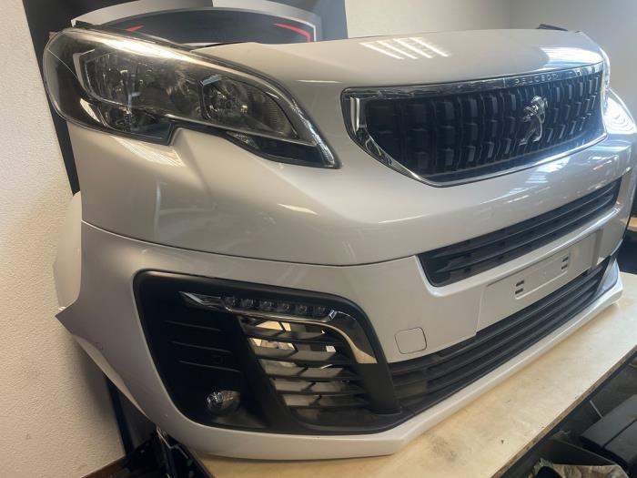 Front (komplett) från en Peugeot Expert (V1/VA/VB/VE/VF/VT/VY) 2.0 Blue HDi 145 16V 2023