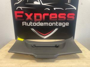 Begagnade List, baklucka Opel Astra L Sports Tourer (F4/FC/FN/FR) Pris € 65,00 Marginaltabell erbjuds av Express Autodemontage