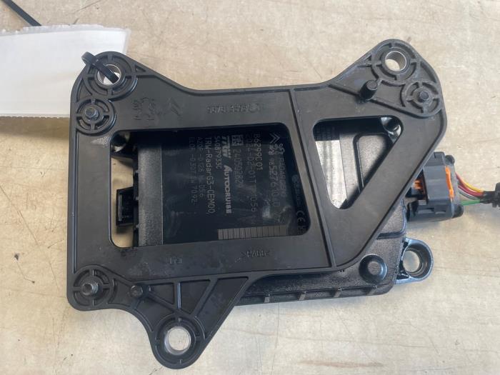 Radarsensor från en Peugeot Expert (V1/VA/VB/VE/VF/VT/VY) 2.0 Blue HDi 145 16V 2023
