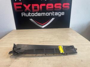 Begagnade Torpedgaller Peugeot Expert (V1/VA/VB/VE/VF/VT/VY) 2.0 Blue HDi 145 16V Pris € 74,00 Marginaltabell erbjuds av Express Autodemontage