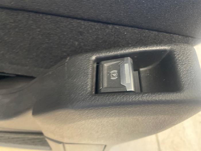 Säte, vänster från en Peugeot Expert (V1/VA/VB/VE/VF/VT/VY) 2.0 Blue HDi 145 16V 2023
