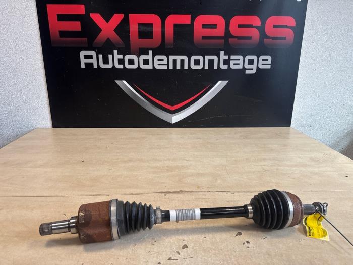 Drivaxel, vänster fram från en Peugeot Expert (V1/VA/VB/VE/VF/VT/VY) 2.0 Blue HDi 145 16V 2023