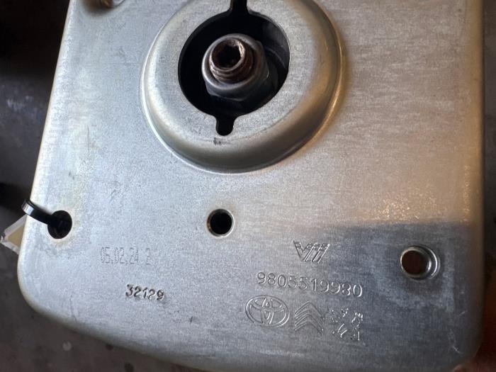 Främre upphängning, höger från en Peugeot Expert (V1/VA/VB/VE/VF/VT/VY) 2.0 Blue HDi 145 16V 2023