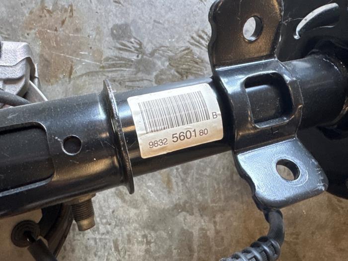 Främre upphängning, höger från en Peugeot Expert (V1/VA/VB/VE/VF/VT/VY) 2.0 Blue HDi 145 16V 2023