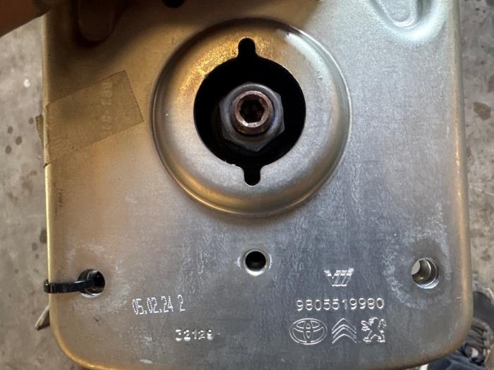 Främre upphängning, vänster från en Peugeot Expert (V1/VA/VB/VE/VF/VT/VY) 2.0 Blue HDi 145 16V 2023