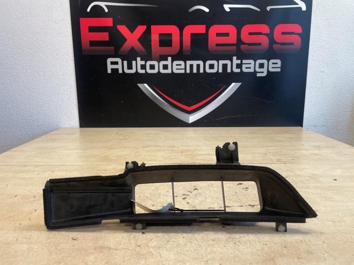 Begagnade Lufttratt Tesla Model 3 Long Range 72kWh Pris € 20,00 Marginaltabell erbjuds av Express Autodemontage