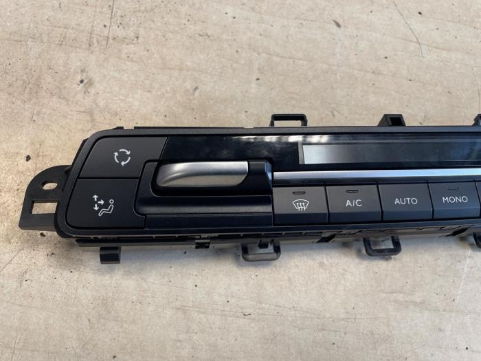 Värmekontrollpanel från en Peugeot Expert (V1/VA/VB/VE/VF/VT/VY) 2.0 Blue HDi 145 16V 2023