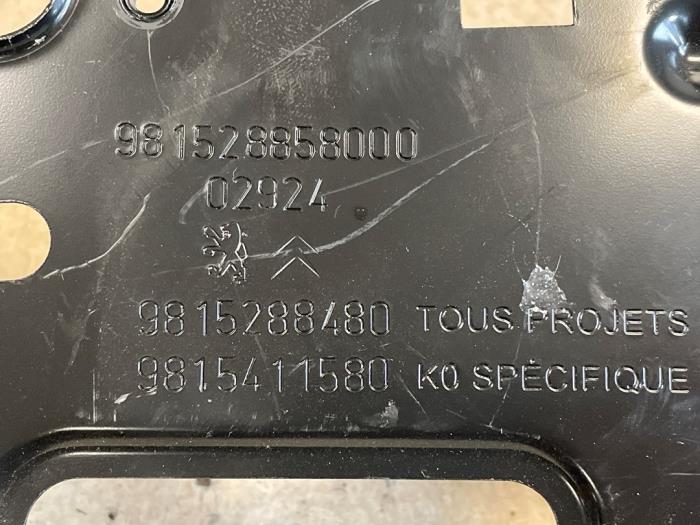 Batterilåda från en Peugeot Expert (V1/VA/VB/VE/VF/VT/VY) 2.0 Blue HDi 145 16V 2023