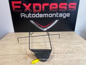 Begagnade Reservhjulsmekanism Peugeot Expert (V1/VA/VB/VE/VF/VT/VY) 2.0 Blue HDi 145 16V Pris € 35,00 Marginaltabell erbjuds av Express Autodemontage