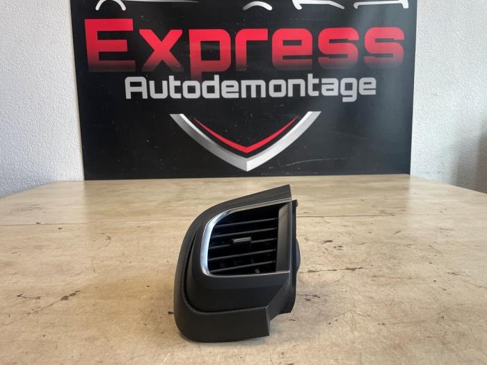 Luftmunstycke, instrumentbräda från en Peugeot Expert (V1/VA/VB/VE/VF/VT/VY) 2.0 Blue HDi 145 16V 2023