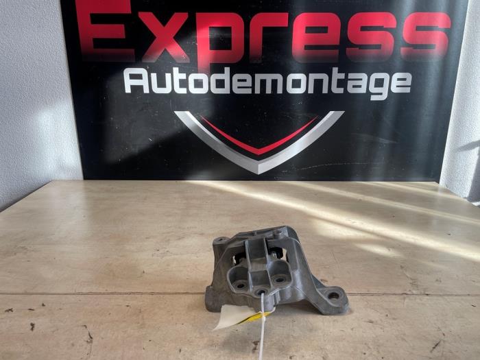 Usagé Support moteur Ford Focus 4 1.0 Ti-VCT EcoBoost 12V 100 Prix € 40,00 Règlement à la marge proposé par Express Autodemontage