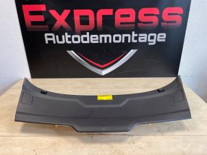 Begagnade List, baklucka Opel Astra L (F3/FB/FM/FP) Pris på förfrågan erbjuds av Express Autodemontage