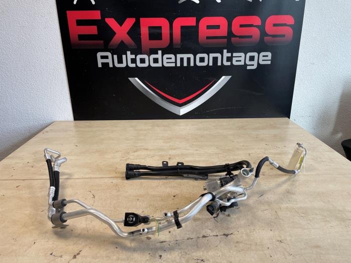Usagé Condenseur de climatisation Peugeot 208 II (UB/UH/UP) 1.2 Hybrid 136 Prix € 181,50 Prix TTC proposé par Express Autodemontage