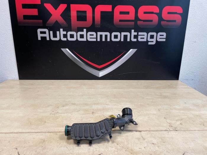 Gebrauchte Intercooler Rohr Peugeot 208 II (UB/UH/UP) 1.2 Hybrid 136 Preis € 70,00 Margenregelung angeboten von Express Autodemontage