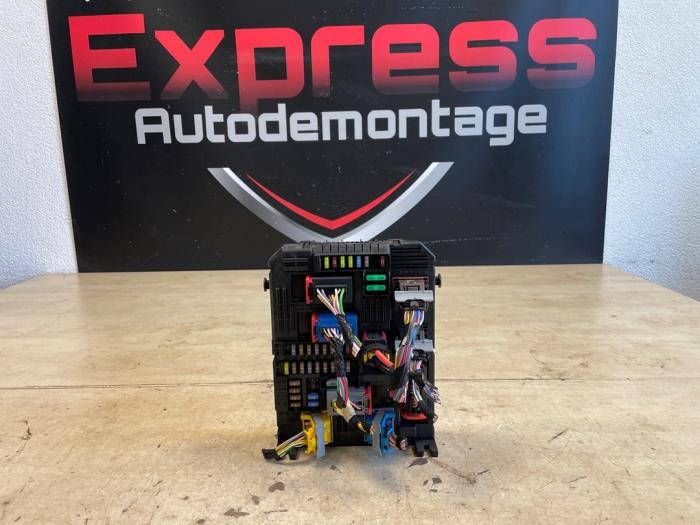 Used Body control computer Peugeot 208 II (UB/UH/UP) 1.2 Hybrid 136 Price € 150,00 Margin scheme offered by Express Autodemontage