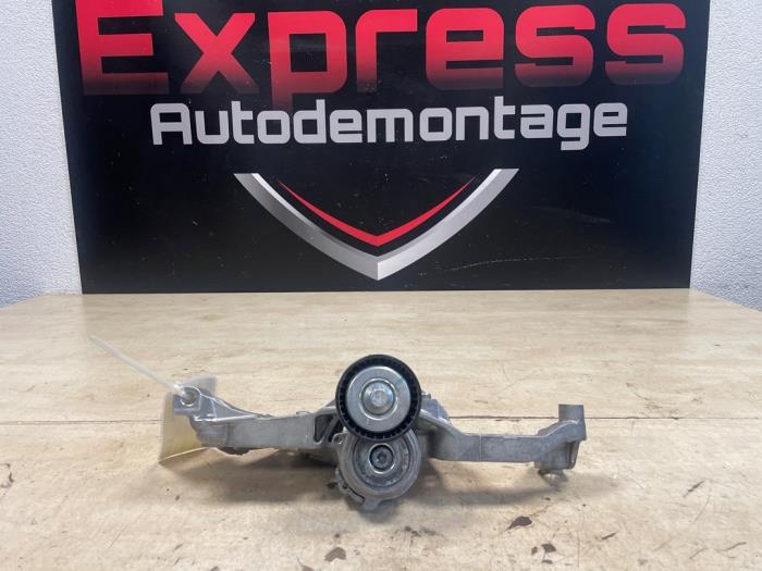 Usagé Support dynamo haut Peugeot 3008 Prix € 49,00 Règlement à la marge proposé par Express Autodemontage