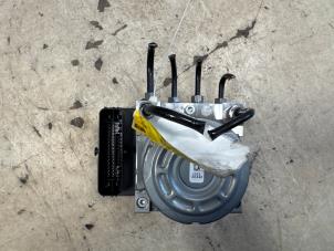 Bloc ABS d'un Peugeot 208 II (UB/UH/UP) 1.2 Hybrid 136 2025