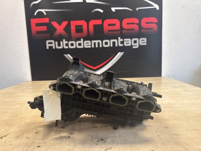 Begagnade Insugsrör Volkswagen Golf VII (AUA) 1.2 TSI 16V Pris € 60,00 Marginaltabell erbjuds av Express Autodemontage