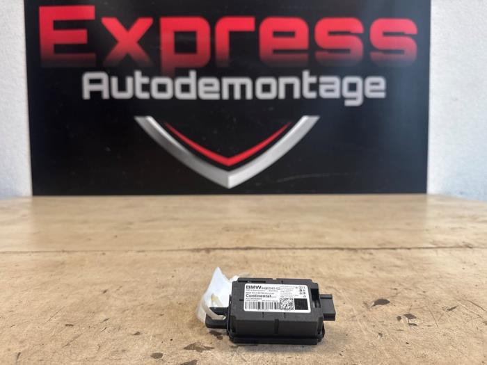 Używane Keyless Entry-Antena BMW 1 serie (F40) 116d 1.5 12V TwinPower Cena € 20,00 Procedura marży oferowane przez Express Autodemontage