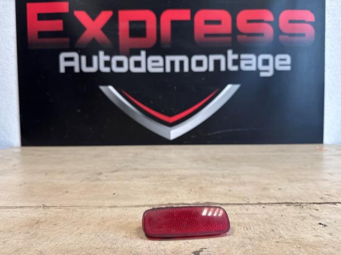 Rear light reflector
