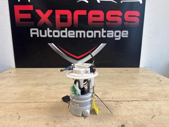 Begagnade Bensinpump Peugeot 208 II (UB/UH/UP) 1.2 Hybrid 136 Pris € 70,00 Marginaltabell erbjuds av Express Autodemontage