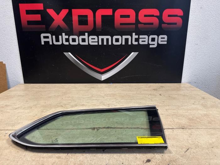Usados Ventanilla triangular derecha detrás Volkswagen Passat Variant (3G5) 1.4 GTE 16V Precio € 150,00 Norma de margen ofrecido por Express Autodemontage