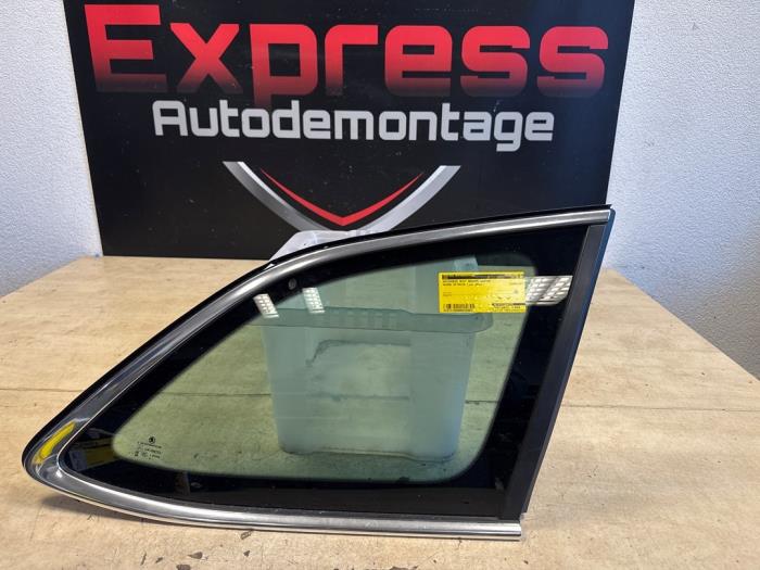 Usados Ventanilla triangular derecha detrás Skoda Octavia Combi (NXAC) 1.0 TSI e-TEC 12V Precio € 120,00 Norma de margen ofrecido por Express Autodemontage