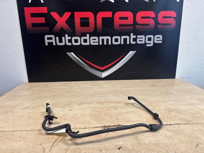 Usagé Conduit de carburant Skoda Octavia Combi (NXAC) 1.0 TSI e-TEC 12V Prix € 34,00 Règlement à la marge proposé par Express Autodemontage
