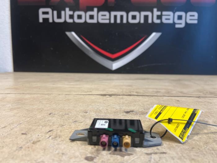 Begagnade Antenn Landrover Range Rover Velar (LY) 2.0 D180 AWD Pris € 24,00 Marginaltabell erbjuds av Express Autodemontage