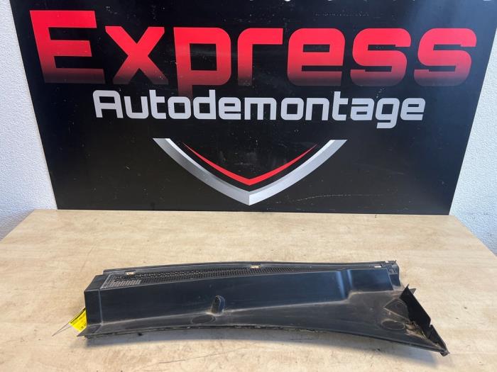 Używane Parawan Peugeot 5008 III (KA/KB/KC) Cena na żądanie oferowane przez Express Autodemontage