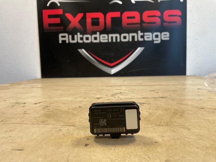 Używane Antena Landrover Range Rover Velar (LY) 2.0 D240 AWD Cena € 20,00 Procedura marży oferowane przez Express Autodemontage
