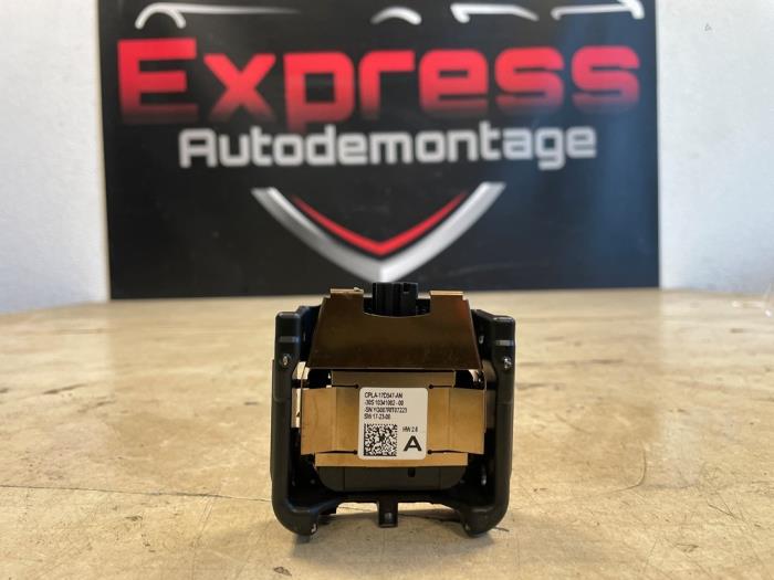 Begagnade Regnsensor Landrover Range Rover Velar (LY) 2.0 D240 AWD Pris € 25,00 Marginaltabell erbjuds av Express Autodemontage