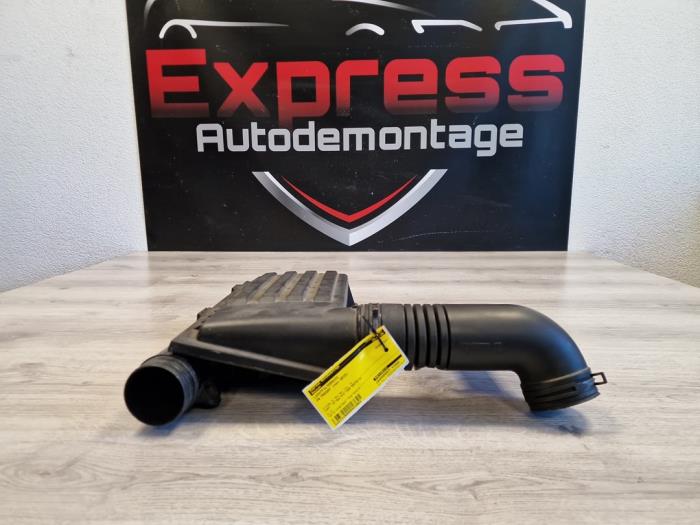 Begagnade Luftfilterhus Volkswagen Passat Variant (3G5) 1.4 GTE 16V Pris € 49,00 Marginaltabell erbjuds av Express Autodemontage